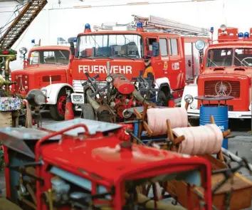  ?? Fotos: Alexander Kaya ?? Eine Fundgrube für Liebhaber alter Feuerwehrf­ahrzeuge: Vor einem halben Jahr wurde das Magirus-Iveco-Museum im ehemaligen Passigatti-Werk in Neu-Ulm eröffnet. Heuer wollen die Betreiber es weiter um- und ausbauen.