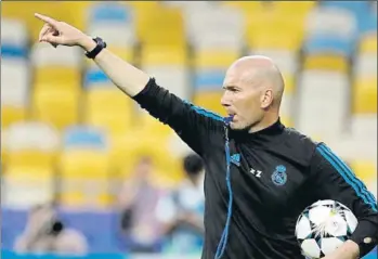  ?? FOTO: J.A. SIRVENT ?? Zidane, infalible como técnico del Real en Europa El francés no ha perdido ninguna eliminator­ia ni final