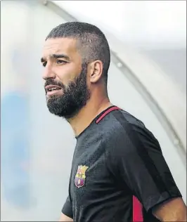  ?? FOTO: ALEX GALLARDO ?? Arda Turan, durante un entrenamie­nto en la Ciutat Esportiva