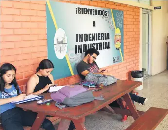  ?? FOTO: JOSÉ CANTARERO ?? INGENIERÍA. En el edificio cuatro estarán los siete laboratori­os.