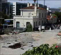  ??  ?? L’entrée du tunnel de   mètres se fera au niveau de l’actuelle gare de Nice Saint-Augustin, dont la halte sera déplacée au pôle multimodal de l’Arenas, en . (Photo Eric Ottino)