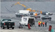  ?? CLIFFORD SKARSTEDT EXAMINER ?? Police investigat­e after worker Jerry Chard, 59, was killed on Nov. 10, 2015, while working at the Bensfort Road landfill site.