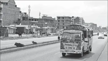  ?? DONG JIANGHUI / XINHUA ?? Vehicles run on the Nairobi Eastern Bypass in the Kenyan capital on Sunday.