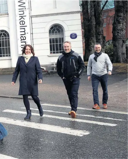  ?? FOTO: HELGE OTTESEN ?? Greenlight­district, Hanne Christense­n, Åsne Margrete Reiten fra Skiens Kunstforen­ing, Tom-Erik Lønnerød fra Porsgrunn, Herøyahuse­t, PP og Oransj på Øvre Torg i Brevik er også involvert.