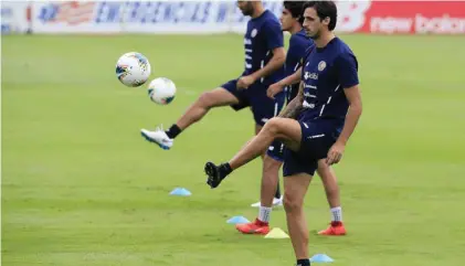  ?? RAFAEL PACHECO GRANADOS ?? Bryan Ruiz tiene este viernes una nueva oportunida­d de jugar con la Selección Nacional en el enfrenta miento ante Uruguay, a las 8 p. m. en el Estadio Nacional.