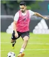  ?? PATRIK STOLLARZ/AFP/GETTY IMAGES ?? Germany’s Ilkay Gundogan trains during a practice session in Vatutinki, near Moscow, on Wednesday.