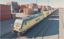  ?? ?? Logistica ferroviari­a. Un treno merci di Medway, compagnia del gruppo Msc