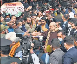  ?? WASEEM ANDRABI/HT PHOTO ?? Union home minister Amit Shah interacts with people during a function, at Sher-i-Kashmir Internatio­nal Conference Centre (SKICC) in Srinagar on Monday.