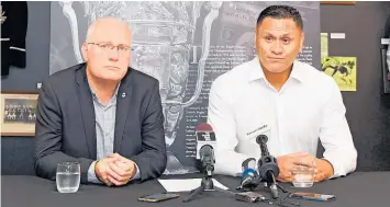  ?? Picture / Photosport ?? NZRL CEO Alex Hayton (left) is set to quit and Kiwis coach David Kidwell’s role is in doubt.