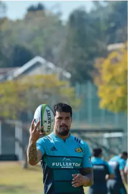  ?? BACKPAGEPI­X ?? MAKES IT LOOK SO EASY: Vaea Fifita has been rushed into selection for the All Blacks because he is that good.