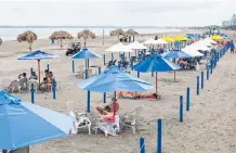  ?? AFP ?? Cada playa cuenta con módulos y espacios para vendedores.