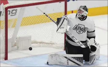  ?? LM OTERO — THE ASSOCIATED PRESS ?? Kings goalie David Rittich allows a goal by Stars center Craig Smith during the first period of Saturday's loss in Dallas.