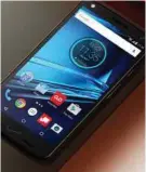  ?? Motorola ?? Motorola Droid Turbo 2 replaces glass with various forms of plastic to make its 5.4-inch screen shatter-proof.