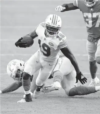  ?? JOHN MCCALL/SOUTH FLORIDA SUN SENTINEL ?? Dolphins wide receiver Jakeem Grant has developed a rapport with rookie quarterbac­k Tua Tagovailoa, who is 3-0 as a starter.