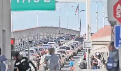  ?? /LUIS TORRES ?? Las medidas impuestas para evitar los contagios, son para los viajes no esenciales, pero garantiza los flujos continuos de comercio y los viajes esenciales