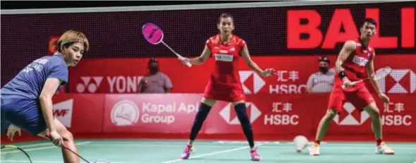  ?? OF BADMINTON PHOTO PIC COURTESY ?? Chan Peng Soon (right) and Goh Liu Ying in action in the mixed doubles semi-final of the BWF World Tour Finals on Saturday.