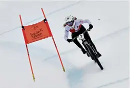  ?? (CHÂTEL, 10 FÉVRIER 2024/SALVATORE DI NOLFI/ KEYSTONE) ?? La course de super-G des premiers Championna­ts du monde Snow Bike UCI s’est déroulée samedi dernier.