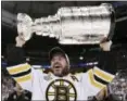  ?? THE CANADIAN PRESS — THE AP FILE ?? Former Flyers player Mark Recchi, who won a Stanley Cup with the Boston Bruins, was selected to the Hockey Hall of Fame Monday.