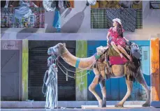  ?? FOTO: SALZBURGER FESTSPIELE/MONIKA RITTERSHAU­S ?? Paraderoll­e: Cecilia Bartoli in Rossinis „L’Italiana in Algeri“.