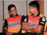  ?? — DECCAN CHRONICLE ?? Sunrisers Hyderabad’s Y. Venugopal Rao (left) shares a light moment with teammate Karn Sharma.