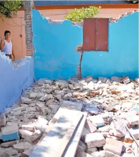  ??  ?? El temblor del jueves 7 de septiembre dejó decenas de víctimas.