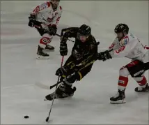  ??  ?? Avec plus de  matchs en Extraliga tchèque, Dusek affiche l’un des plus beaux CV chez les Aigles. (Photo Yannis Dakik)