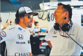  ??  ?? Se acabaron las risas El duelo entre Honda y Alonso ya es un duro pulso