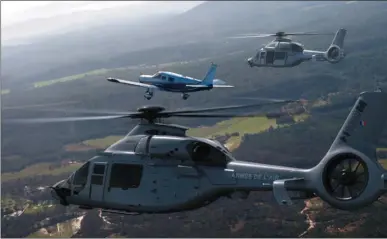  ??  ?? L’Armée de l’air utilisera aussi le Guépard, notamment comme ici pour l’intercepti­on des avions légers. © Airbus Helicopter­s