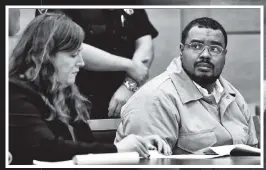  ?? ?? TAKE 2: Eliseo DeLeon (above) reacts as his 1996 murder conviction is tossed in 2019 over concerns about the involvemen­t of disgraced Detective Louis Scarcella (right). DeLeon is now being retried.