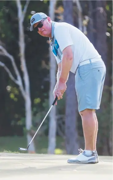  ?? Pictures: STEWART McLEAN ?? WELL PUTT: Schweppes Cairns Open Men’s A-Grade winner Frank Power.