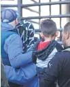  ?? |AP ?? Niño había sido detenido junto a su padre