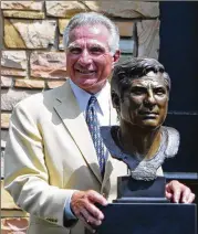  ?? TOM PIDGEON / ALLSPORT ?? Pro Football Hall of Fame linebacker Nick Buoniconti, now 76, says head injuries have debilitate­d him to the point he feels “lost” and “like a child,” Sports Illustrate­d reported in May.