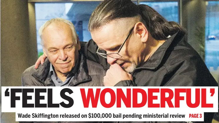  ?? ARLEN REDEKOP/PNG ?? Wade Skiffingto­n, 52, has an emotional moment with his dad, Tom. The convicted murderer was released from custody at B.C. Supreme Court in Vancouver Wednesday.