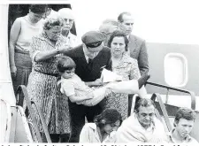  ??  ?? Ankunft der befreiten Geiseln am 18. Oktober 1977 in Frankfurt