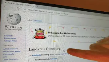  ?? Foto: Alexander Sing ?? Auch über den Landkreis Günzburg und die Menschen dort gibt es auf Wikipedia viel zu lesen.