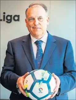  ??  ?? QUINTO ANIVERSARI­O. Javier Tebas llegó hace un lustro a LaLiga.