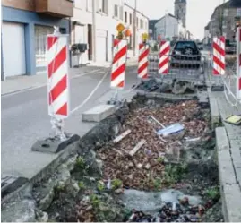  ?? FOTO VRS ?? Over drie weken wordt het gat in de Kerkstraat eindelijk gedicht.