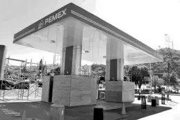  ?? SOL DE IRAPUATO ?? La estación cerrada en Guanajuato capital, los dueños dijeron que era remodelaci­ón/EL