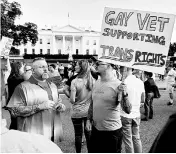  ?? REUTERS ?? Protesters gather outside the White House on Saturday