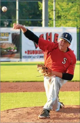  ?? KYLE MENNIG – ONEIDA DAILY DISPATCH ?? Sherrill Post pitcher Andrew Roden delivers a pitch to a Utica Post batter.