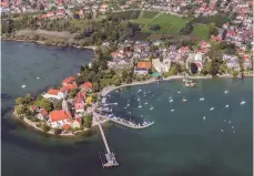  ?? FOTO: CHRISTIAN FLEMMING ?? Ob die Mole im Wasserburg­er Hafen verlängert wird, ist mittlerwei­le wieder ungewiss.