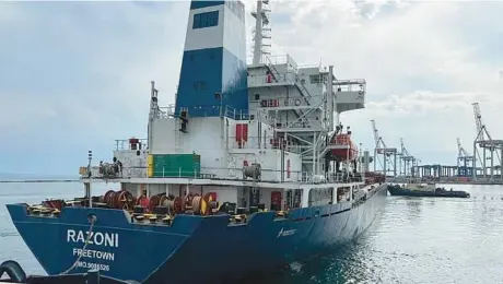  ?? TURKISH DEFENSE MINISTRY ?? The Sierra Leone-flagged dry cargo ship Razoni departs from the Black Sea port of Odesa.