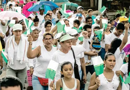  ?? FOTO ?? Un paro y dos marchas realizaron en las dos últimas semanas las personas que defienden la soberanía de Antioquia en Bajirá. Chocoanos celebraron con baile y cantos.