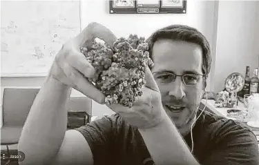  ?? Scott Kingsley / Staff photograph­er ?? UT-Austin bioscience researcher Jason McLellan shows a 3D model of the “spike” on the coronaviru­s SARS-CoV-2. McLellan’s lab has assisted with COVID-19 vaccines going into large-scale trials.