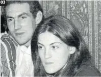  ??  ?? Mikel Arregi con su hermana menor, Txaro, en una celebració­n familiar.