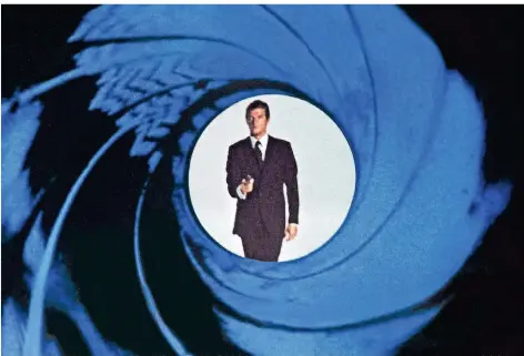  ?? FOTO: MAURITIUS IMAGES ?? Der Bond-Song erklingt immer im Vorspann – hier „Leben und sterben lassen“mit Roger Moore 1973.