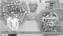  ?? CORTESÍA: GOBIERNO ?? Cuitláhuac
García hizo guardia de honor ante Miguel Hidalgo.