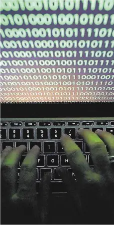  ?? FOTO: DPA ?? Nach Informatio­nen der EU-Kommission habe es 2016 in der EU täglich 4000 erpresseri­sche Angriffe mit Schadsoftw­are gegeben – eine Zunahme im Vergleich zum Vorjahr um 300 Prozent.