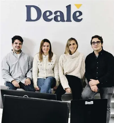  ?? Claudio Valdés ?? El equipo de Deale, con el fundador, Gerard Garcia, a la derecha de la imagen