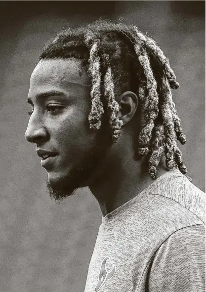  ?? Godofredo A. Vásquez / Staff photograph­er ?? Texans safety Justin Reid is increasing­ly using social media to speak out regarding civil liberties.